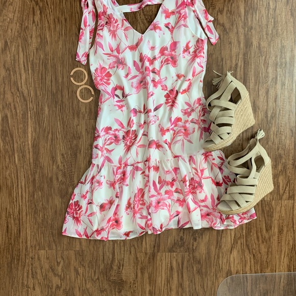 Silver Bloom pink and white dress - Picture 2 of 10